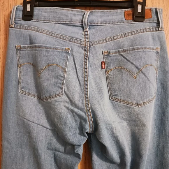 Levi's Demi Curve Jeans - Picture 4 of 5